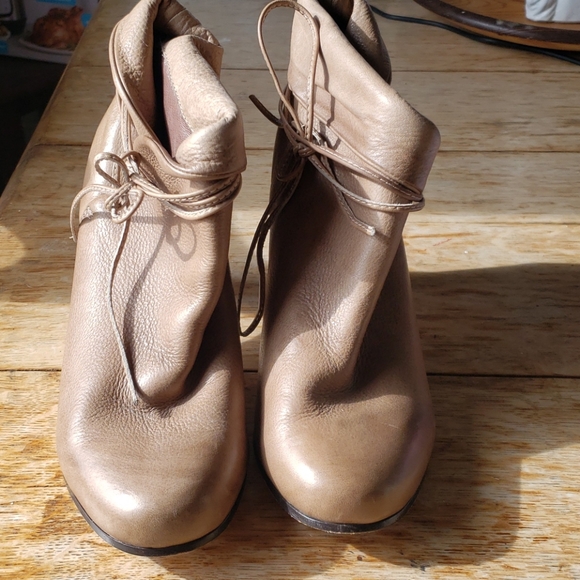 Dolce Vita booties - Picture 5 of 7